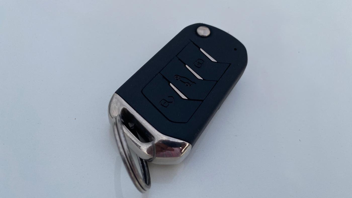 2021 Mahindra XUV300 W8 1.2 PETROL, Petrol, Manual, 38,257 km, Key Close Up