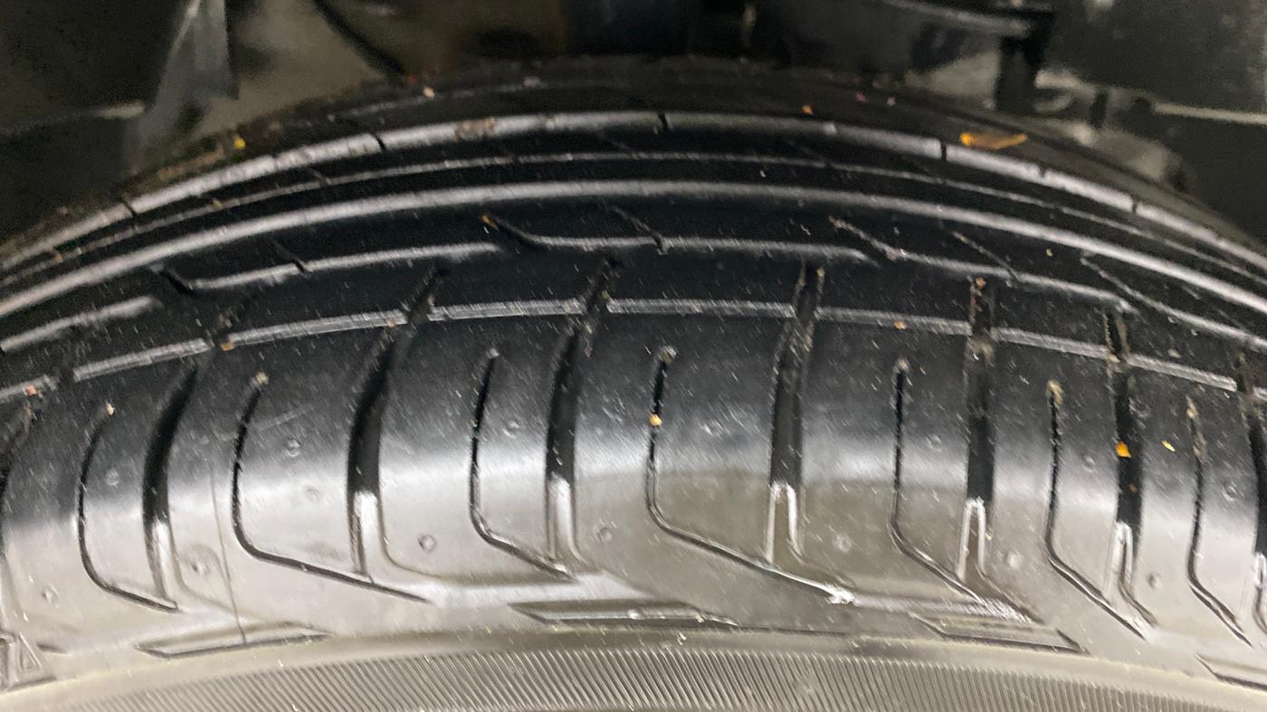 2022 Tata NEXON XMA PLUS SUNROOF PETROL, Petrol, Automatic, 51,038 km, Right Front Tyre Tread
