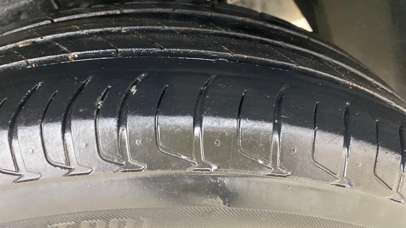 2022 Tata NEXON XMA PLUS SUNROOF PETROL, Petrol, Automatic, 51,038 km, Left Rear Tyre Tread