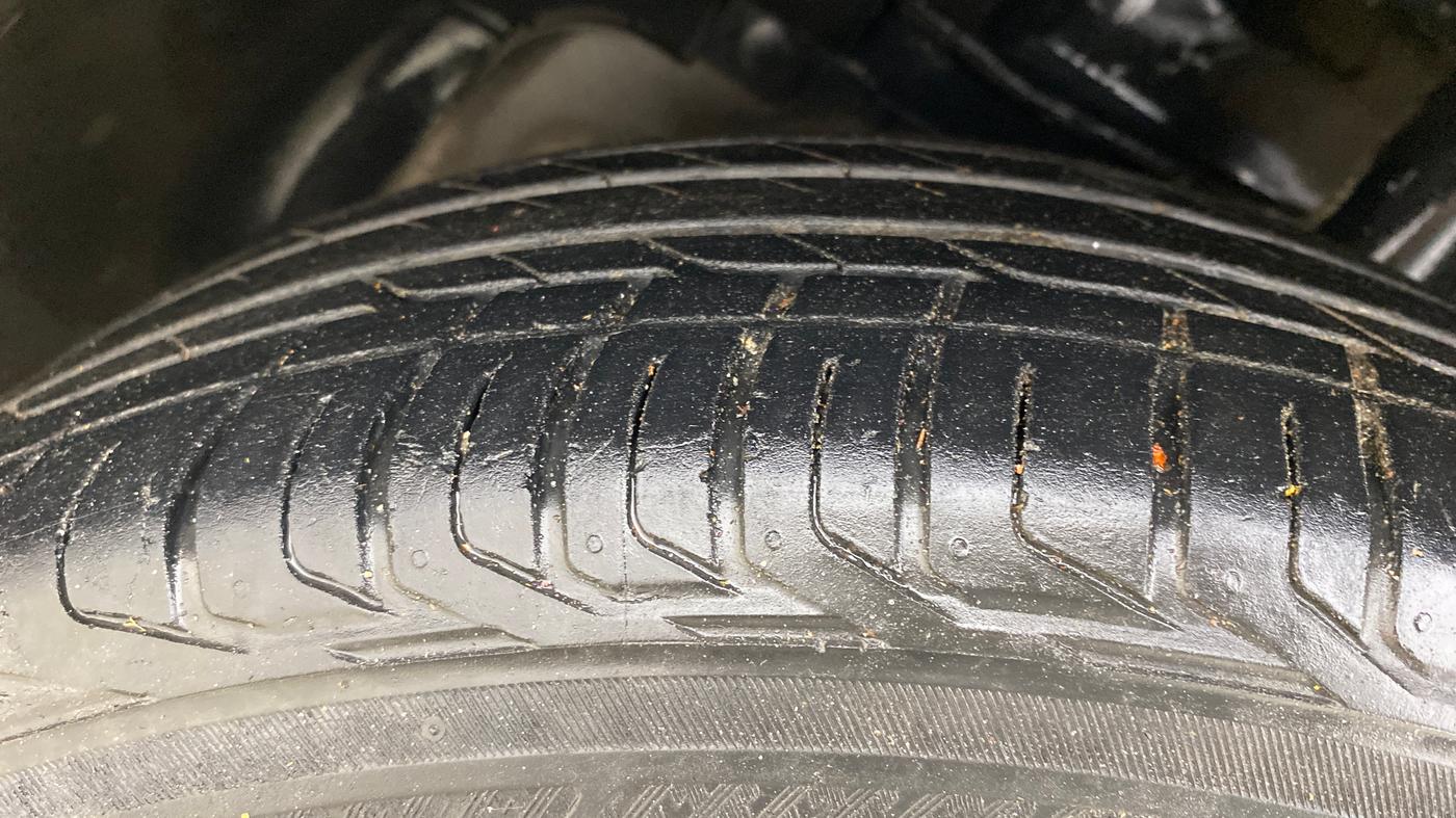 2022 Tata NEXON XMA PLUS SUNROOF PETROL, Petrol, Automatic, 51,038 km, Left Front Tyre Tread