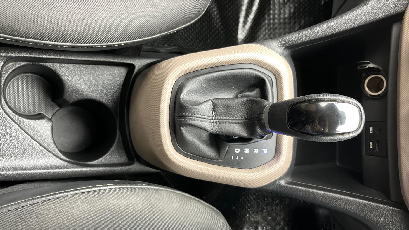 2015 Hyundai Grand i10 ASTA AT 1.2 KAPPA VTVT, Petrol, Automatic, 74,270 km, Gear Lever