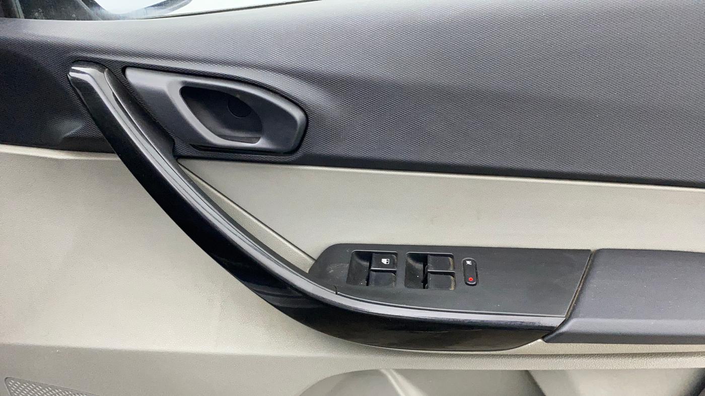 2019 Tata Tiago XZ PETROL, Petrol, Manual, 37,141 km, Driver Side Door Panels Control
