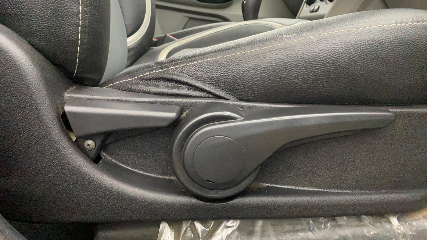 2019 Tata Tiago XZ PETROL, Petrol, Manual, 37,141 km, Driver Side Adjustment Panel
