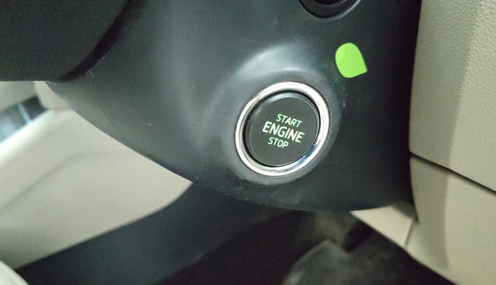 2016 Skoda Octavia STYLE PLUS AT 1.8 TSI, Petrol, Automatic, 1,23,182 km, Keyless Start/ Stop Button