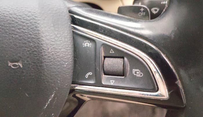 2016 Skoda Octavia STYLE PLUS AT 1.8 TSI, Petrol, Automatic, 1,23,182 km, Adaptive Cruise Control