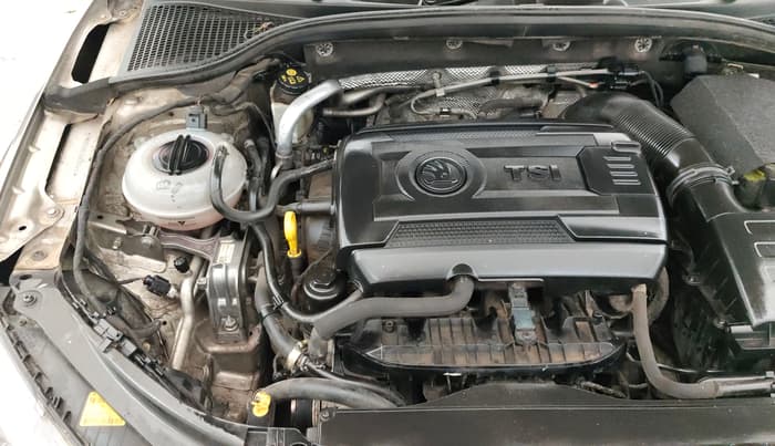 2016 Skoda Octavia STYLE PLUS AT 1.8 TSI, Petrol, Automatic, 1,23,182 km, Engine View - Right
