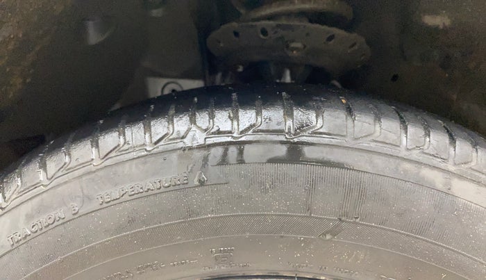 2015 Honda City 1.5L I-VTEC V MT, Petrol, Manual, 1,42,553 km, Left Front Tyre Tread