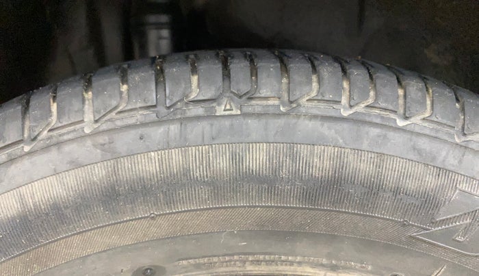 2015 Honda City 1.5L I-VTEC V MT, Petrol, Manual, 1,42,553 km, Right Rear Tyre Tread