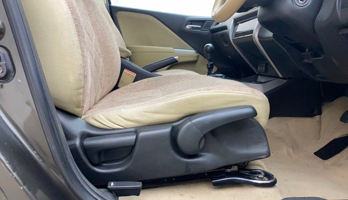 2015 Honda City 1.5L I-VTEC V MT, Petrol, Manual, 1,42,553 km, Driver Side Adjustment Panel