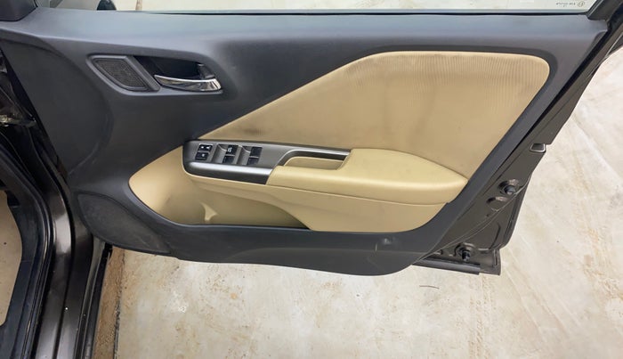 2015 Honda City 1.5L I-VTEC V MT, Petrol, Manual, 1,42,553 km, Driver Side Door Panels Control