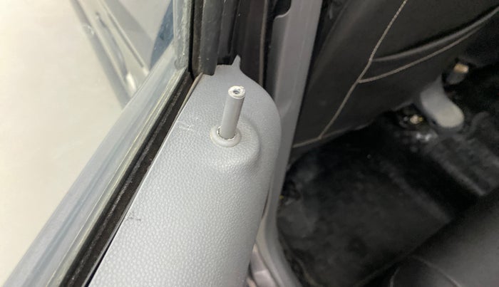 2016 Maruti Alto 800 LXI, Petrol, Manual, 13,122 km, Lock system - Door lock knob has minor damage