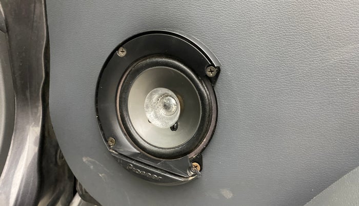 2016 Maruti Alto 800 LXI, Petrol, Manual, 13,122 km, Infotainment system - Speaker cover missing