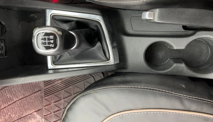 2016 Hyundai Elite i20 ASTA 1.2 (O), CNG, Manual, 70,409 km, Gear Lever