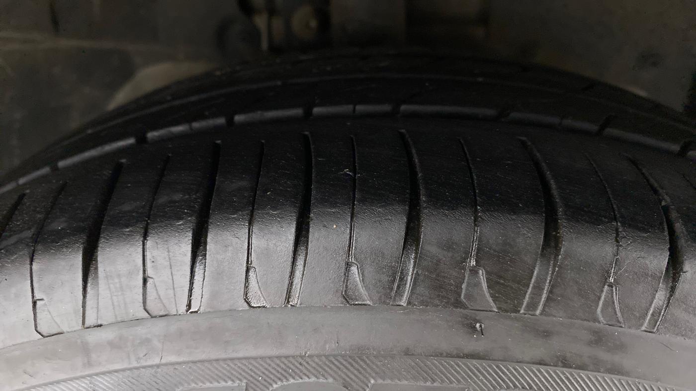 2019 Ford FREESTYLE TITANIUM Plus 1.5 TDCI MT, Diesel, Manual, 90,215 km, Right Front Tyre Tread