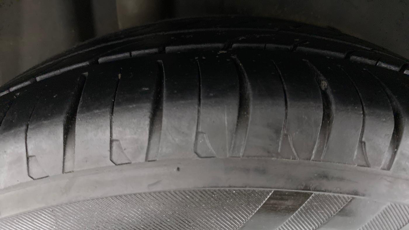 2019 Ford FREESTYLE TITANIUM Plus 1.5 TDCI MT, Diesel, Manual, 90,215 km, Right Rear Tyre Tread
