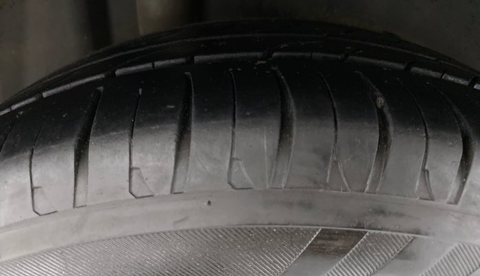 2019 Ford FREESTYLE TITANIUM Plus 1.5 TDCI MT, Diesel, Manual, 90,215 km, Right Rear Tyre Tread