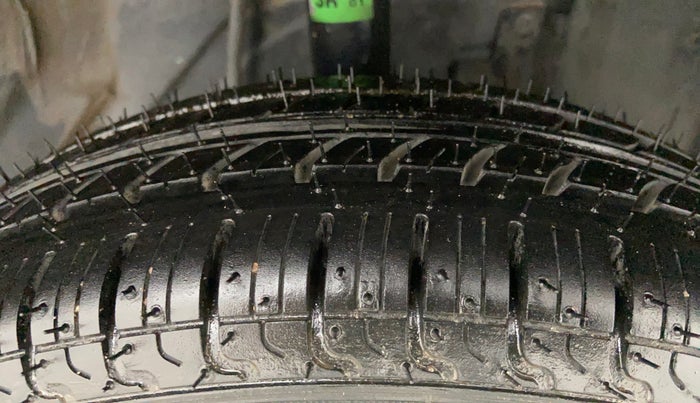 2016 Datsun Go Plus T, Petrol, Manual, 99,240 km, Right Front Tyre Tread