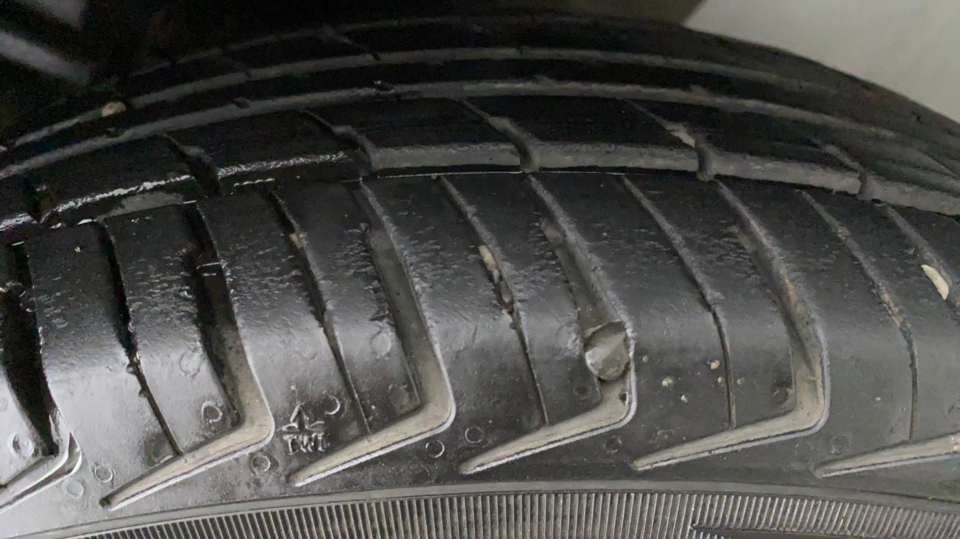 2019 Renault Kwid 1.0 RXT Opt, Petrol, Manual, 21,168 km, Left Rear Tyre Tread