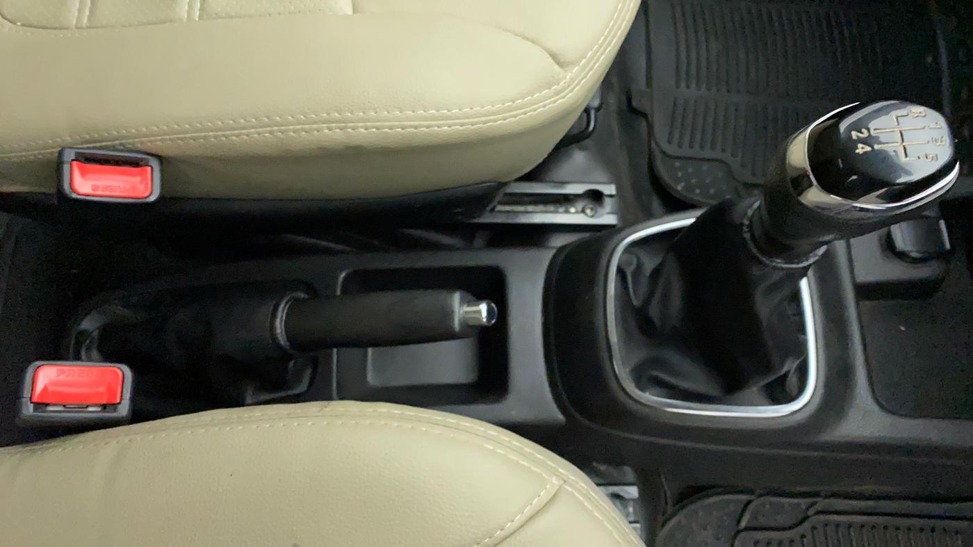 2019 Renault Kwid 1.0 RXT Opt, Petrol, Manual, 21,168 km, Gear Lever