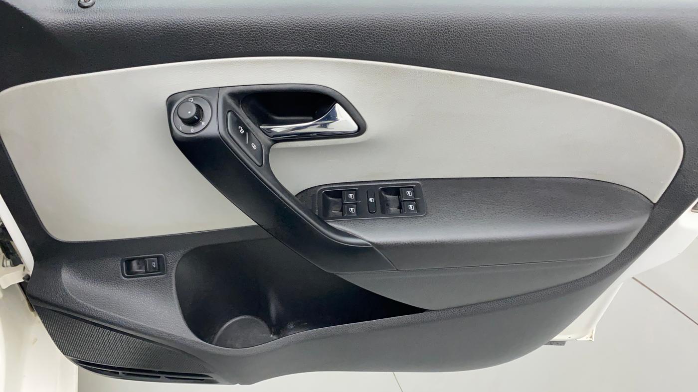 2020 Skoda Rapid 1.0 AMBITION TSI AT, Petrol, Automatic, 55,601 km, Driver Side Door Panels Control