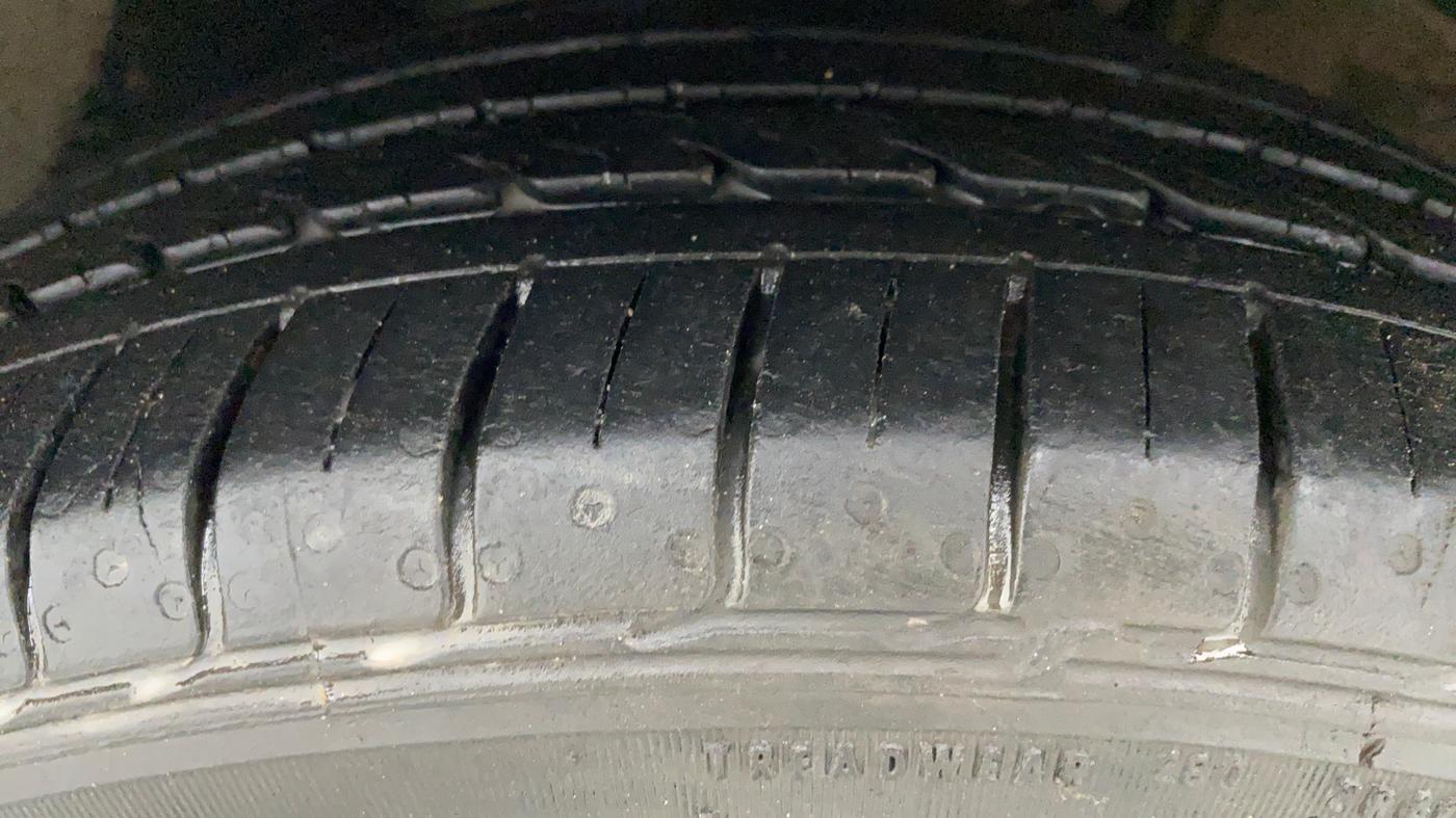2020 Skoda Rapid 1.0 AMBITION TSI AT, Petrol, Automatic, 55,601 km, Left Front Tyre Tread