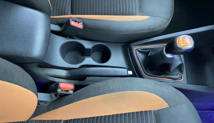 2017 Hyundai i20 Active 1.2 SX, Petrol, Manual, 67,186 km, Gear Lever