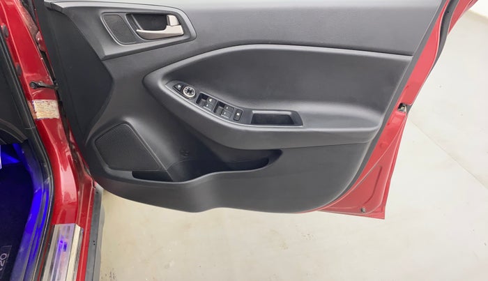 2017 Hyundai i20 Active 1.2 SX, Petrol, Manual, 67,186 km, Driver Side Door Panels Control