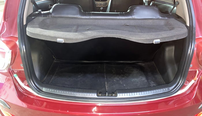 2016 Hyundai Grand i10 SPORTZ 1.2 KAPPA VTVT, Petrol, Manual, 34,118 km, Boot Inside