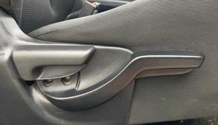 2016 Honda BR-V 1.5L I-VTEC V, Petrol, Manual, 90,307 km, Driver Side Adjustment Panel