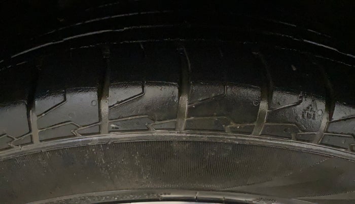 2018 Hyundai Creta SX AT 1.6 PETROL, Petrol, Automatic, 63,673 km, Left Front Tyre Tread