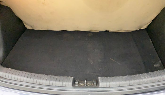2015 Hyundai Grand i10 SPORTZ 1.2 KAPPA VTVT, Petrol, Manual, 46,880 km, Boot Inside