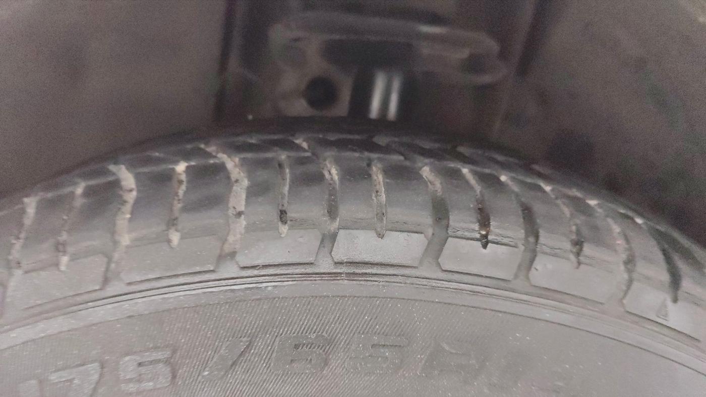 2021 Tata Tiago XT PETROL, CNG, Manual, 96,394 km, Left Front Tyre Tread