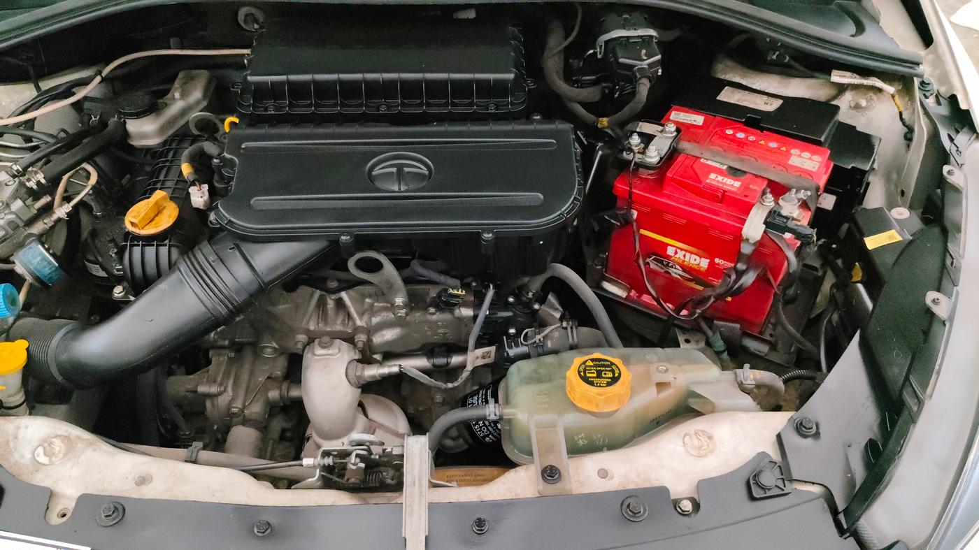 2021 Tata Tiago XT PETROL, CNG, Manual, 96,394 km, Engine View - Left