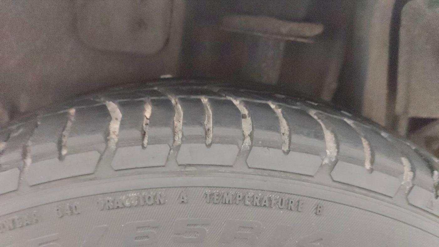 2021 Tata Tiago XT PETROL, CNG, Manual, 96,394 km, Left Rear Tyre Tread