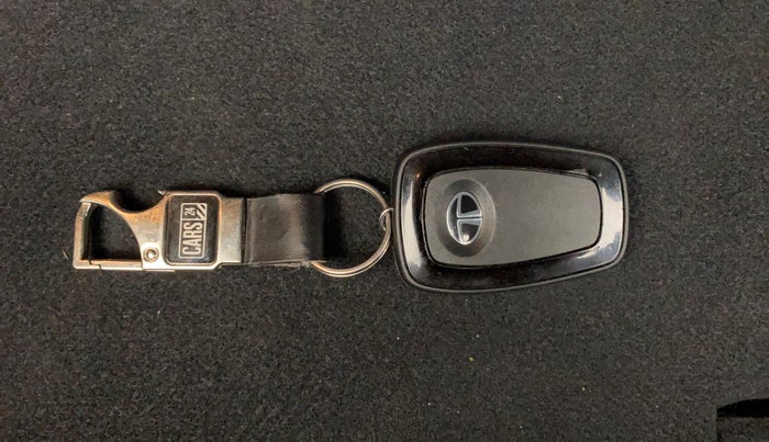 2021 Tata ALTROZ XZ 1.2, Petrol, Manual, 13,647 km, Key Close-up