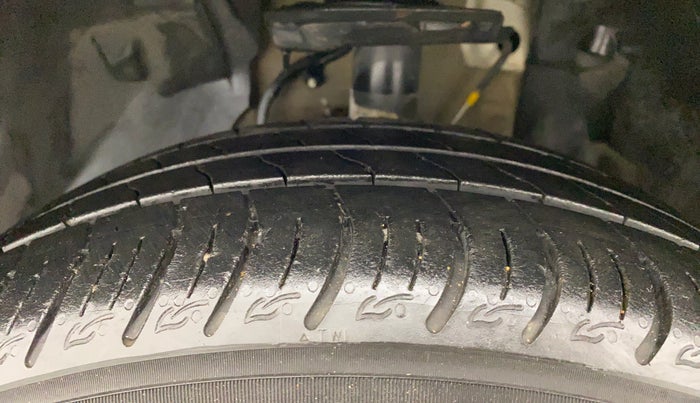 2021 Tata ALTROZ XZ 1.2, Petrol, Manual, 13,647 km, Left Front Tyre Tread
