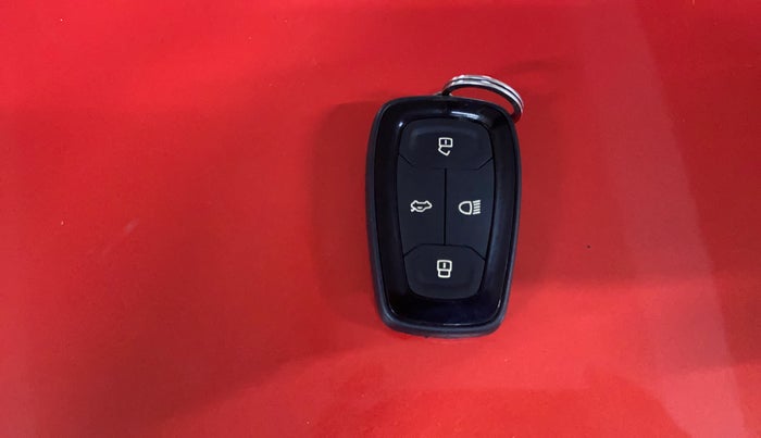 2021 Tata NEXON XZA PLUS SUNROOF DUAL TONE PETROL, Petrol, Automatic, 50,137 km, Key Close Up