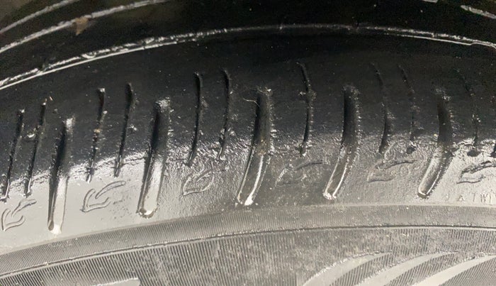 2022 KIA SONET HTK PLUS 1.5, Diesel, Manual, 67,042 km, Right Front Tyre Tread