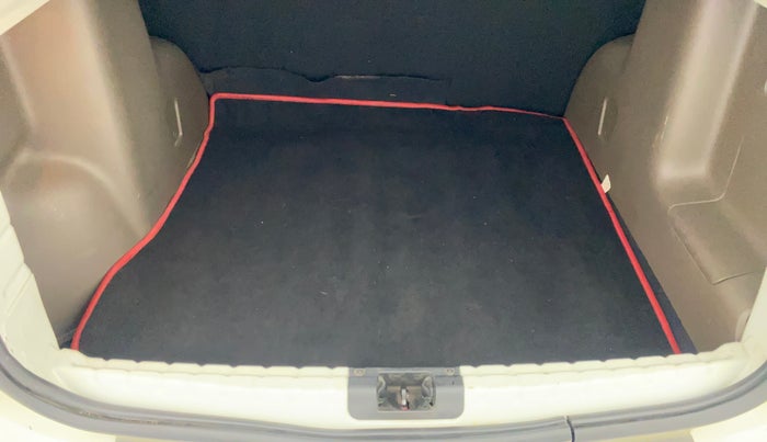 2018 Renault Duster 110 PS RXZ 4X2 AMT DIESEL, Diesel, Automatic, 66,454 km, Boot Inside