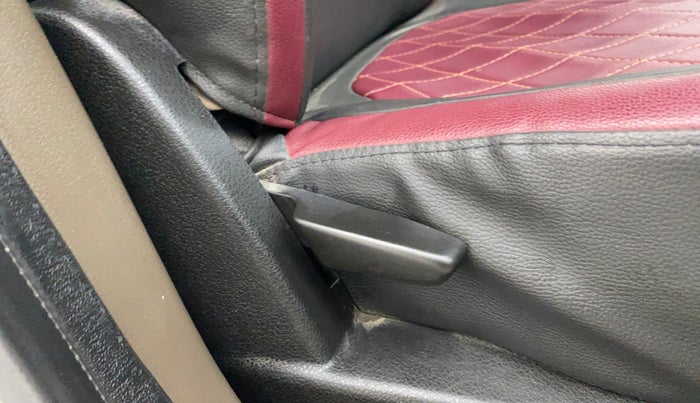 2018 Renault Duster 110 PS RXZ 4X2 AMT DIESEL, Diesel, Automatic, 66,454 km, Driver Side Adjustment Panel