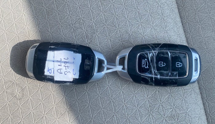 2019 Hyundai Verna 1.6 VTVT SX, Petrol, Manual, 49,754 km, Key Close Up