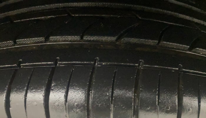 2019 Hyundai Verna 1.6 VTVT SX, Petrol, Manual, 49,754 km, Left Front Tyre Tread