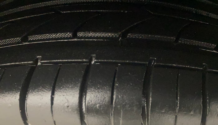 2019 Hyundai Verna 1.6 VTVT SX, Petrol, Manual, 49,754 km, Right Front Tyre Tread