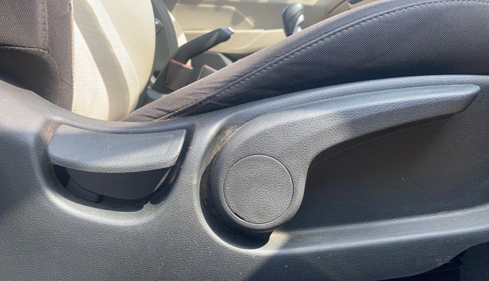 2019 Hyundai Verna 1.6 VTVT SX, Petrol, Manual, 49,754 km, Driver Side Adjustment Panel