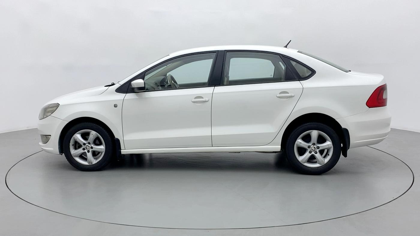 2014 Skoda Rapid ELEGANCE 1.6 TDI MT, Diesel, Manual, 84,401 km, Left Side