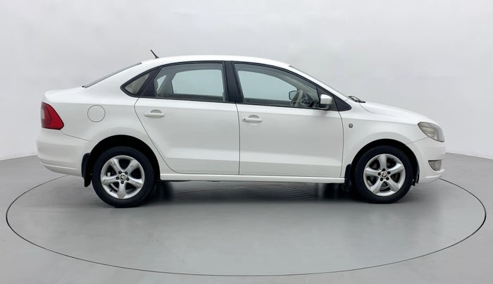 2014 Skoda Rapid ELEGANCE 1.6 TDI MT, Diesel, Manual, 84,401 km, Right Side View