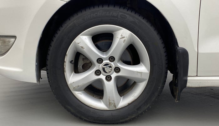 2014 Skoda Rapid ELEGANCE 1.6 TDI MT, Diesel, Manual, 84,401 km, Left Front Wheel