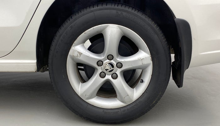 2014 Skoda Rapid ELEGANCE 1.6 TDI MT, Diesel, Manual, 84,401 km, Left Rear Wheel