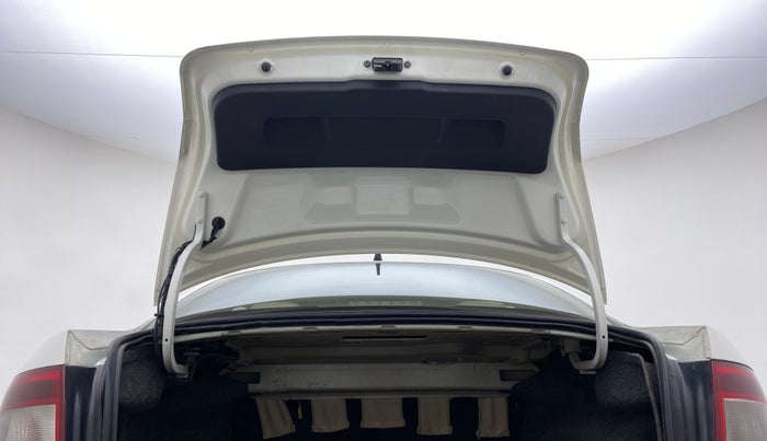 2014 Skoda Rapid ELEGANCE 1.6 TDI MT, Diesel, Manual, 84,401 km, Boot Door Open