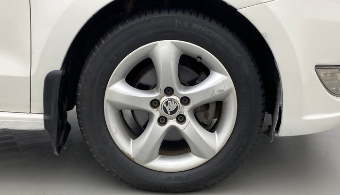 2014 Skoda Rapid ELEGANCE 1.6 TDI MT, Diesel, Manual, 84,401 km, Right Front Wheel